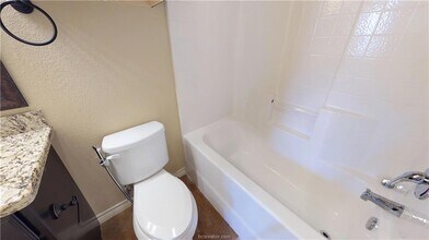 4305 Commando Trl in College Station, TX - Building Photo - Building Photo
