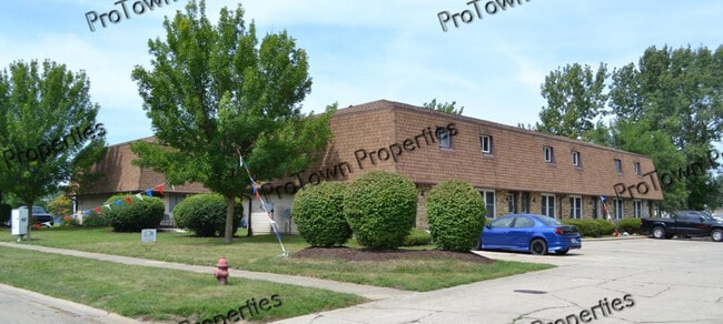 property at 636 Meadowood Ln