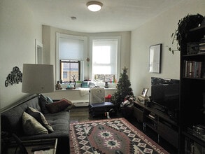 119 Willow St, Unit 114-02 in Cambridge, MA - Foto de edificio - Building Photo