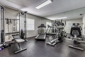 Monterey Lakes Apartments in Largo, FL - Foto de edificio - Interior Photo
