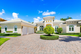 257 Royal Palm Way in Boca Raton, FL - Foto de edificio - Building Photo