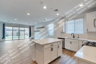 6642 E Via Arroyo Largo in Tucson, AZ - Building Photo - Building Photo