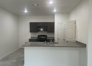 2313 Alterman Dr in Temple, TX - Building Photo - Building Photo