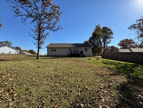 21105 Larson Rd in Waynesville, MO - Building Photo - Building Photo