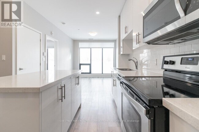 property at 690-690 King St W