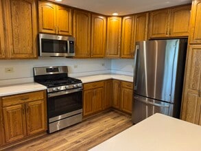 881 Glenmore Ct in Elgin, IL - Building Photo - Building Photo