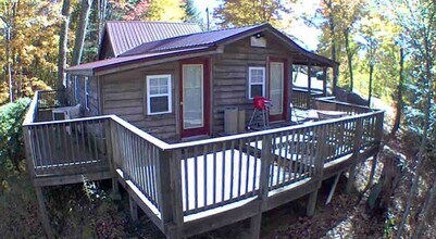 390 Fall Creek Meadows Ln in Elk Park, NC - Building Photo - Building Photo