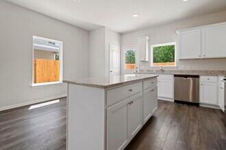 8214 Burnt Orchid Dr in Houston, TX - Building Photo - Building Photo