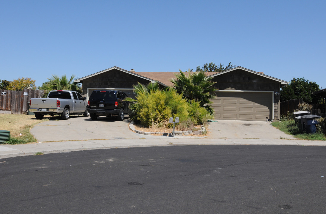 1121-1333 W Johnson Ct in Tracy, CA - Foto de edificio