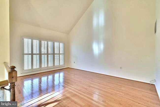 3023 Oakton Meadows Ct in Oakton, VA - Building Photo - Building Photo