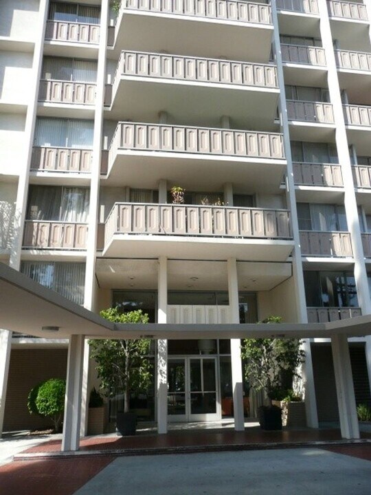350 E Surfside Dr in Port Hueneme, CA - Building Photo