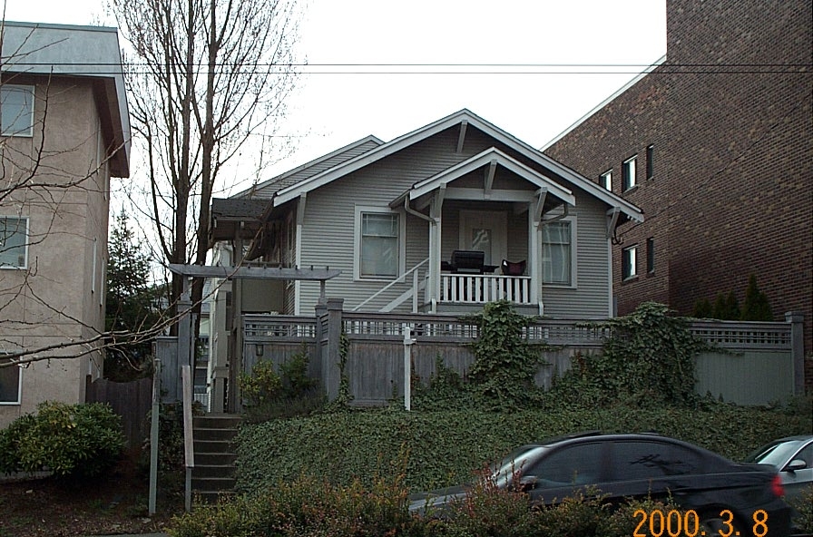 2023 Eastlake Ave E in Seattle, WA - Foto de edificio