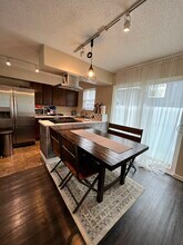 2536 Forest Park Dr, Unit 2 in Anchorage, AK - Foto de edificio - Building Photo