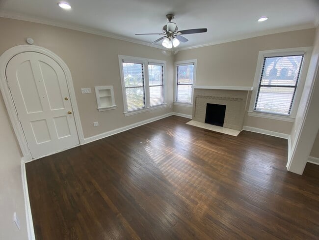 839 Thomasson Dr in Dallas, TX - Foto de edificio - Building Photo