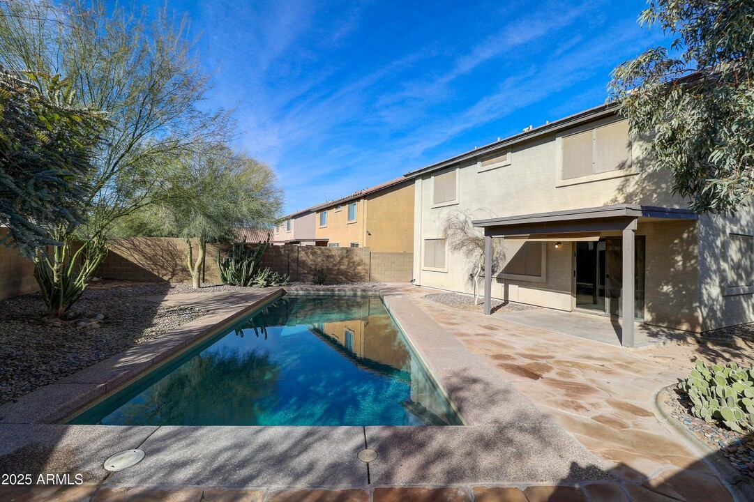 5205 W Ian Dr in Phoenix, AZ - Building Photo