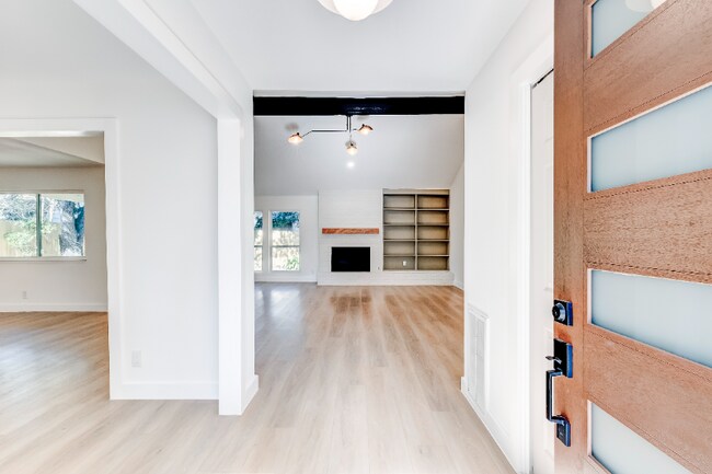 4827 Gerona Dr in Austin, TX - Building Photo - Building Photo