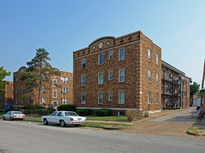 Bingham Court Apartments in St. Louis, MO - Building Photo - Building Photo