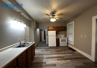 402 5th Ave in Eau Claire, WI - Building Photo - Building Photo