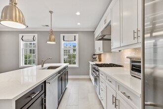 77 Havemeyer Ln in Stamford, CT - Building Photo - Building Photo