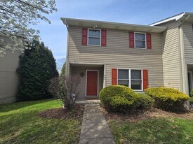 408 Harding St in Lower Burrell, PA - Building Photo