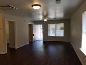 3319 Angel Ln in Houston, TX - Foto de edificio - Building Photo