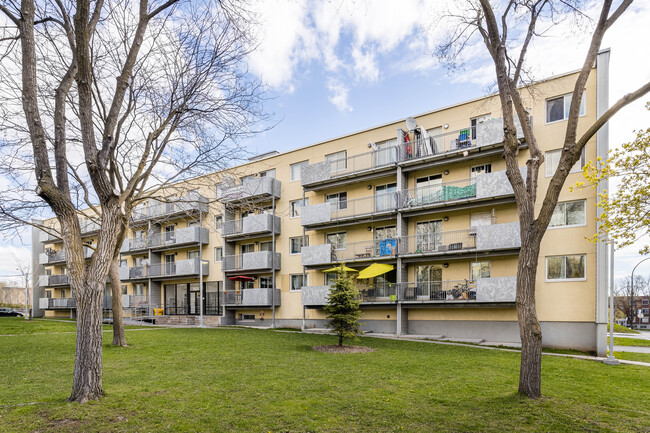 Habitations Place Lachine in Montréal, QC - Building Photo - Building Photo