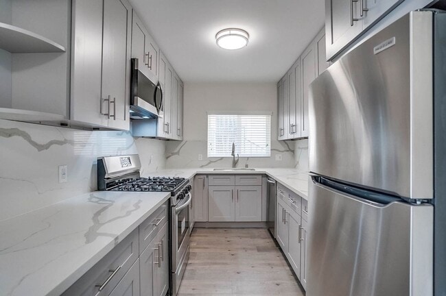 property at 4111 Somerset Dr