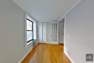 E 100TH ST. in New York, NY - Foto de edificio - Building Photo