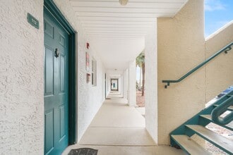 4276 Calinda Ln in Niceville, FL - Building Photo - Building Photo