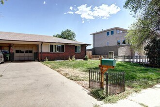 1064 S Yarrow St in Denver, CO - Building Photo - Building Photo