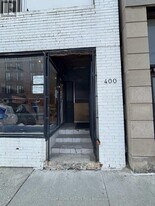 400 Parliament St in Toronto, ON - Building Photo