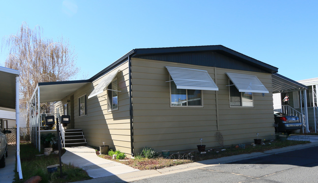 190 Yellow Jacket Ln in Carson City, NV - Building Photo