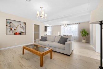 1922 Scenic Ave in Central Point, OR - Building Photo - Building Photo