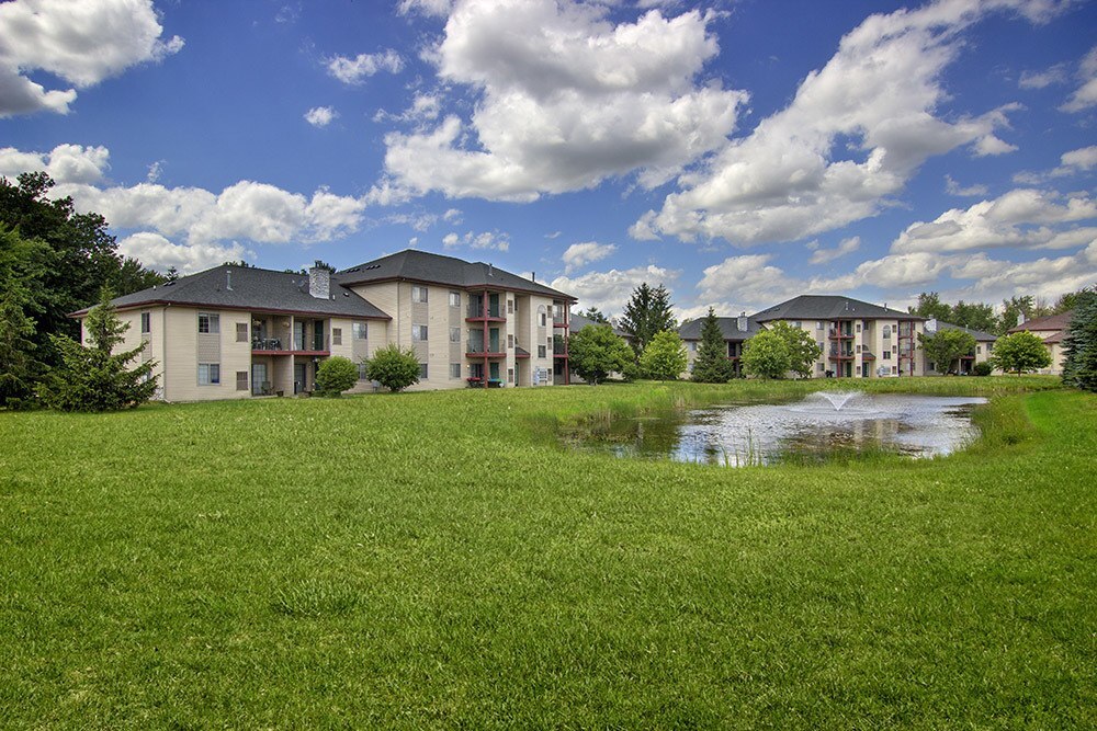 Stone Crest Apartments in Mt. Pleasant, MI - Building Photo