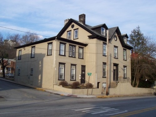 231-233 W Lincoln Hwy in Coatesville, PA - Foto de edificio