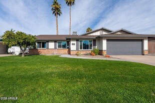 2430 E Hermosa Dr in Tempe, AZ - Building Photo