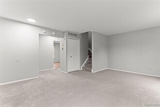 3374 Burbank Dr, Unit 349 in Ann Arbor, MI - Building Photo - Building Photo