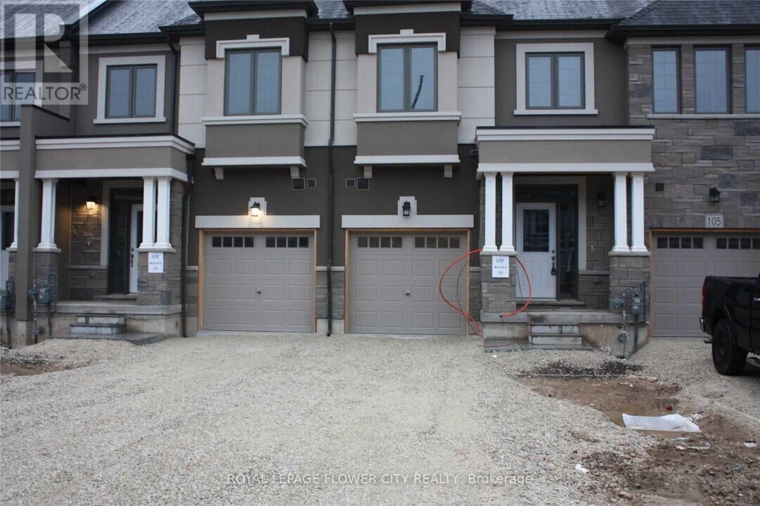 103 Flagg Ave in Brant, ON - Building Photo
