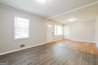 6103 Blackhawk Trail SE in Mableton, GA - Building Photo - Building Photo