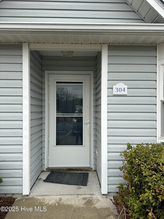 304 Courtyard W in Newport, NC - Building Photo