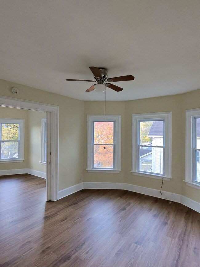 142 Hillside Ave, Unit #2 in Shelton, CT - Building Photo - Building Photo