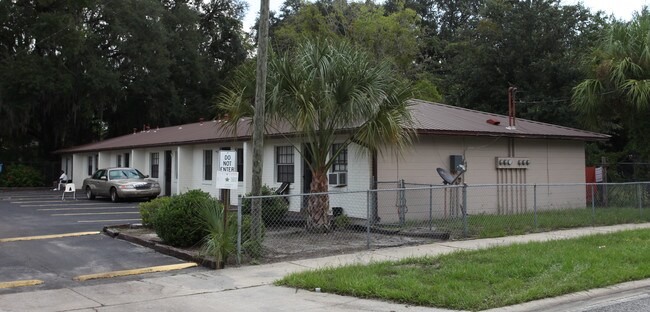 1010 Bronson St in Palatka, FL - Building Photo - Building Photo