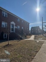 131 S Courthouse Rd in Arlington, VA - Building Photo