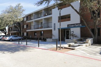 Waterford at Bellmar in Dallas, TX - Foto de edificio - Building Photo