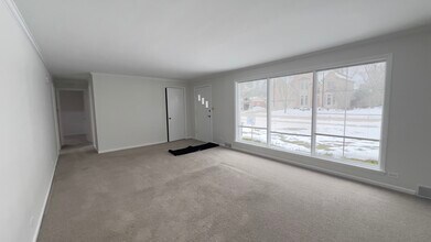 2244 Scott Rd in Northbrook, IL - Building Photo - Building Photo