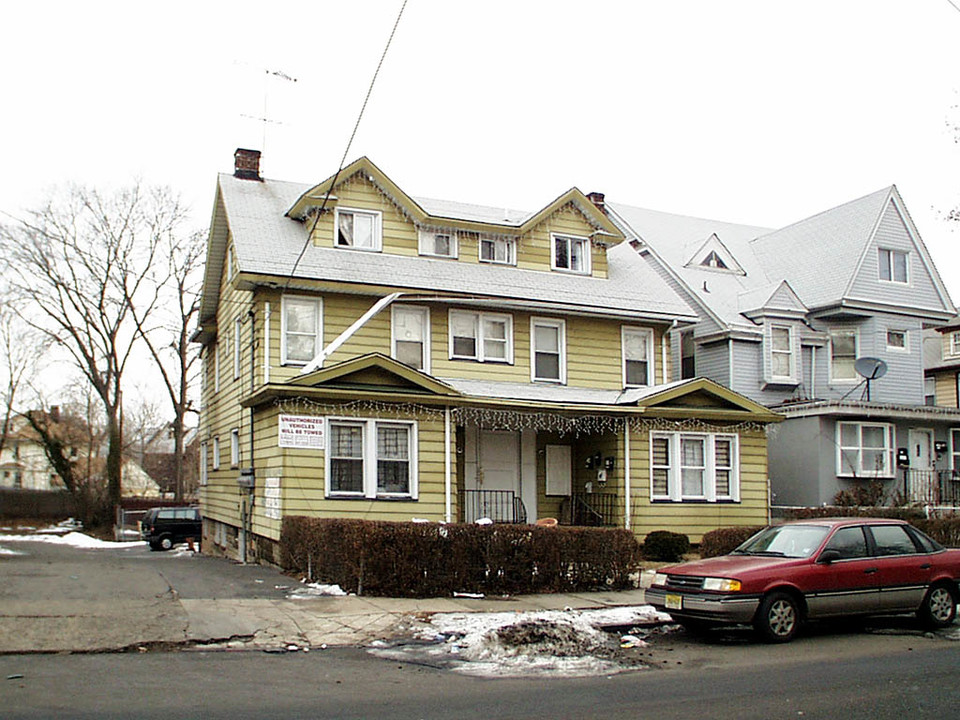 213 Westfield Ave in Elizabeth, NJ - Building Photo