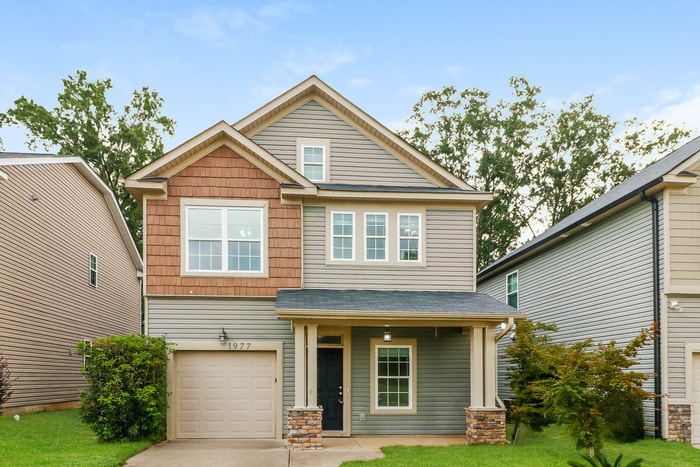 1977 Kenlock Dr in Grovetown, GA - Foto de edificio