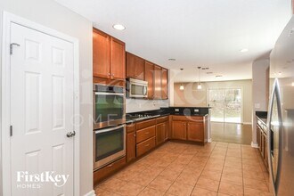 342 Auburn Oaks Rd E in Jacksonville, FL - Foto de edificio - Building Photo