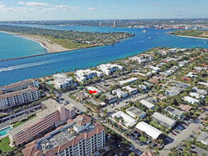 107 Inlet Way in West Palm Beach, FL - Foto de edificio - Building Photo