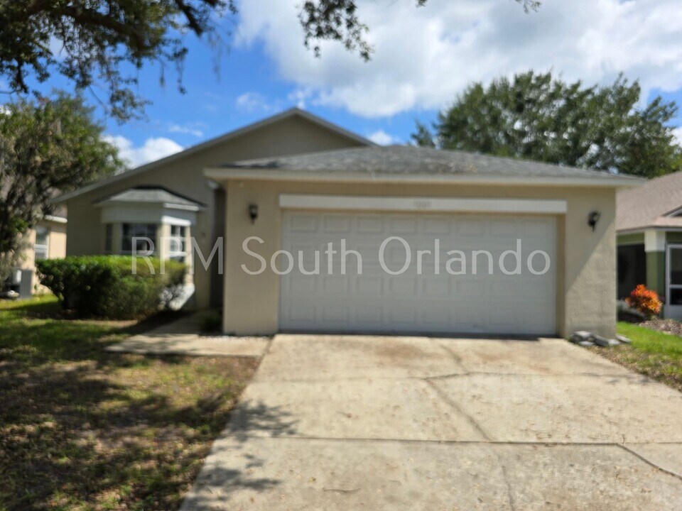1001 Little Creek Rd in Orlando, FL - Foto de edificio